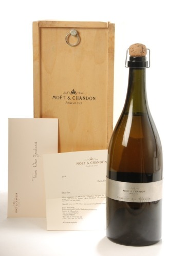 Champagne Moet & Chandon Esprit du Siecle MV 1 Mag No. 85